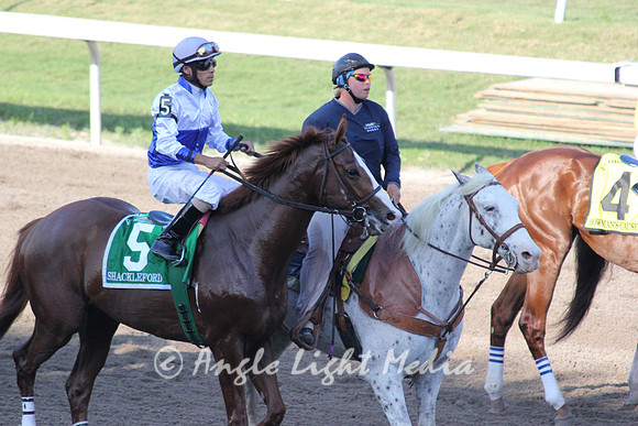 Shackleford getting to the gate
